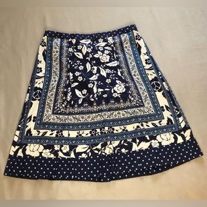 Ann Taylor LOFT Blue and White Pleated Skirt Size 4